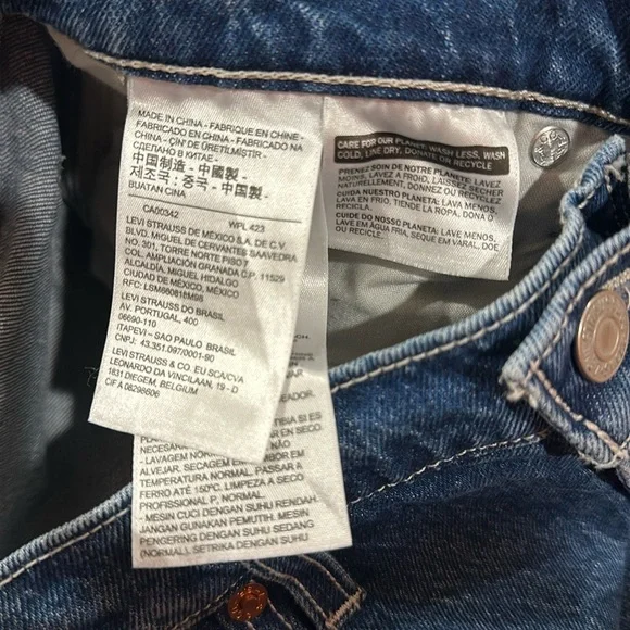 Levi’s Wedgie Straight Jeans - Picture 11 of 13